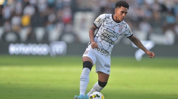 Du Queiroz é tratado como dúvida no Corinthians (Foto: Thiago Ribeiro/AGIF)