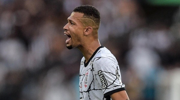 RJ - Rio de Janeiro - 10/04/2022 - BRASILEIRO A 2022, BOTAFOGO X CORINTHIANS - Joao Victor jogador do Corinthians durante partida contra o Botafogo no estadio Engenhao pelo campeonato Brasileiro A 2022. Foto: Thiago Ribeiro/AGIF