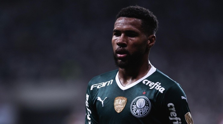 Foto: Ettore Chiereguini/AGIF - Wesley deve ser o escolhido para substituir Scarpa.