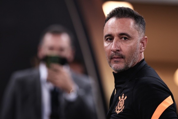 Vítor Pereira pode parar no Flamengo (Foto: Ettore Chiereguini/AGIF)