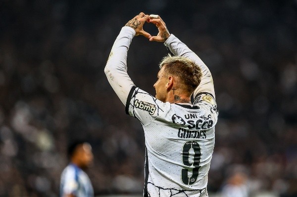 (Foto: Marcello Zambrana/AGIF) Du Queiroz revela aposta com Róger Guedes