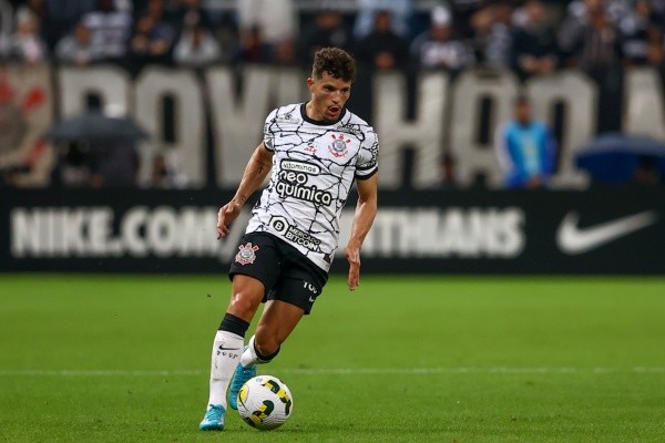 Foto: Marcello Zambrana/AGIF – Rafa Soares pode fazer companhia a Rafael Soares no time de portugueses do Corinthians