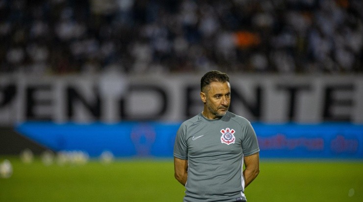 Duílio comentou sobre a possibilidade de contratar novos reforços para Vitor Pereira. Foto:Marcos Zanutto/AGIF