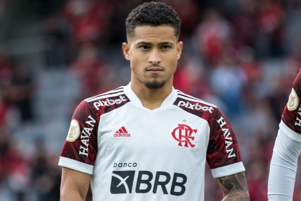 Foto: Robson Mafra/AGIF – João Gomes tem contrato expirando em dezembro de 2025 no Flamengo