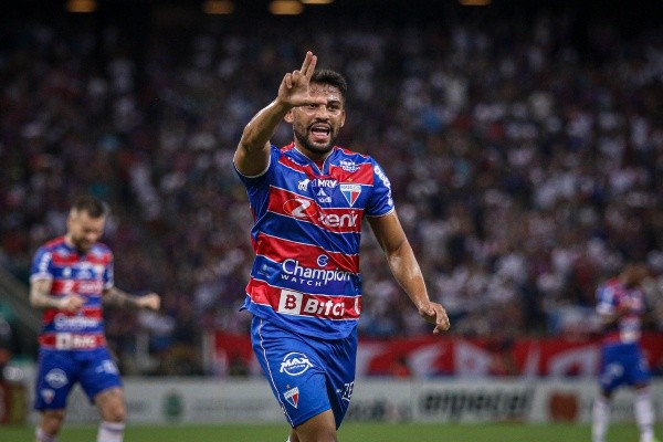 Foto: Lucas Emanuel/AGIF – Ronald tem contrato no Fortaleza até dezembro de 2024