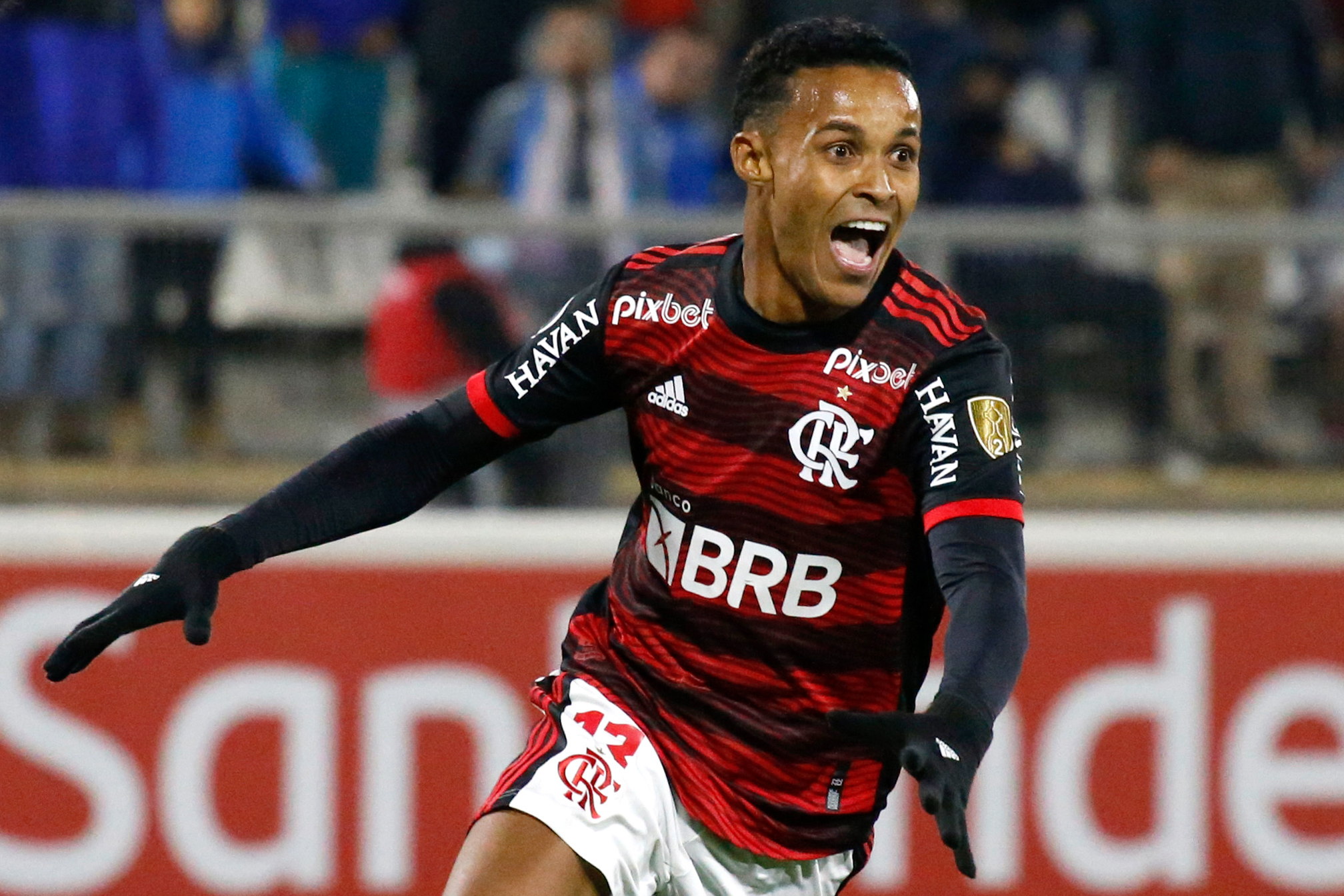Foto: PhotoSport/AGIF – Lázaro tem contrato no Flamengo até março de 2025 e ganha salário baixíssimo em comparação ao elenco