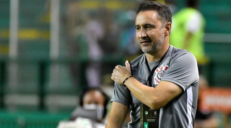 Foto: Vizzor Imagem/AGIF - Vítor Pereira: elogiado pelo ex-técnico do Flamengo