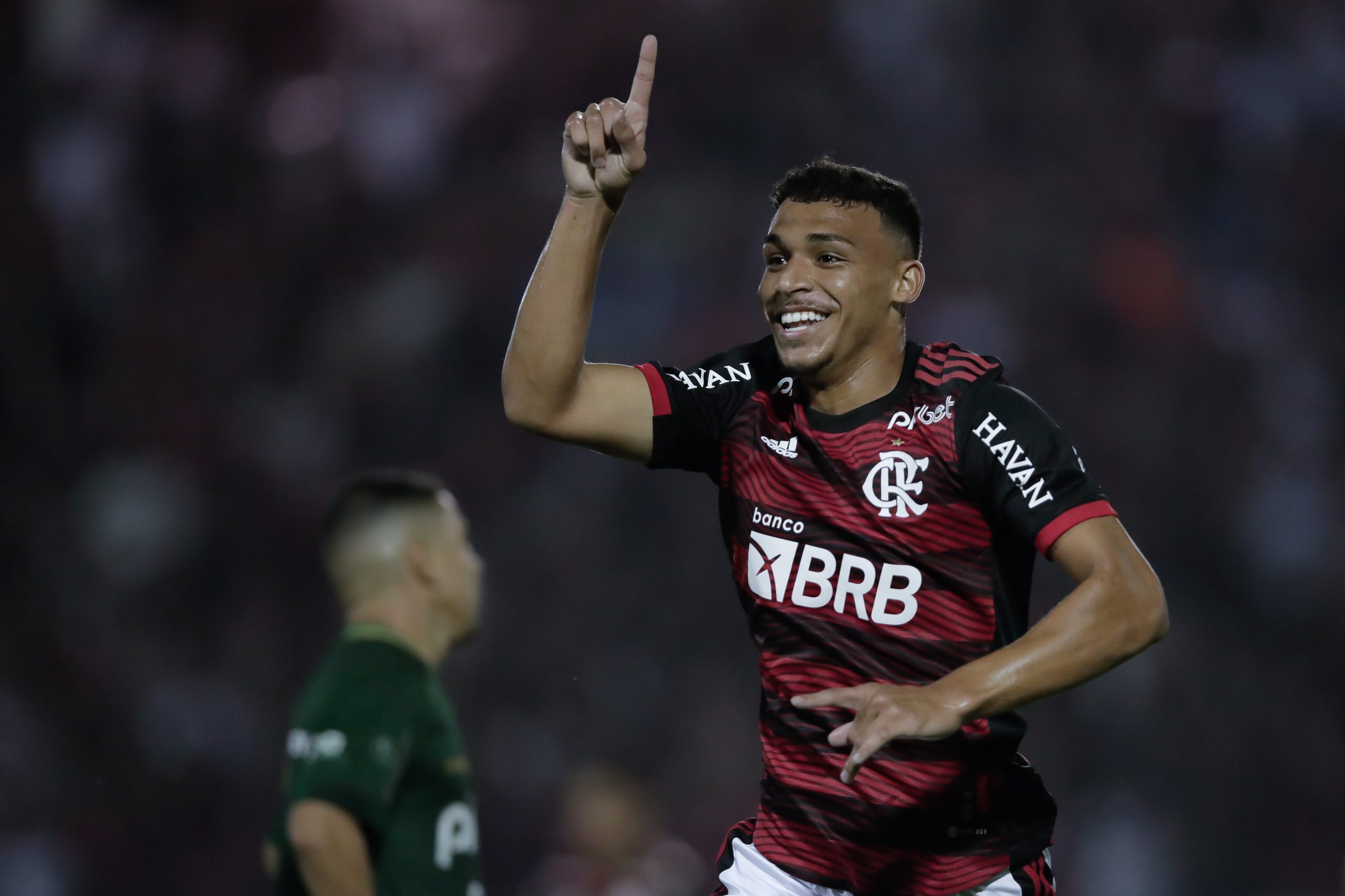 Foto: AGIF/AGIF – Victor Hugo vai fazer sua estreia como titular do Flamengo