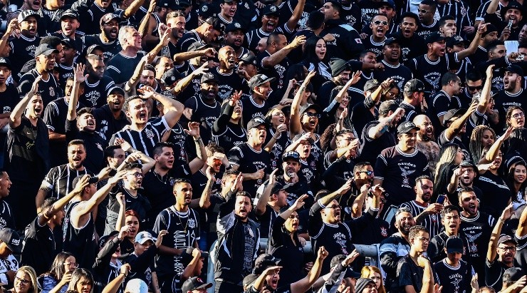 Foto: Marcello Zambrana/AGIF - A torcida do Timão comemorou a reação da equipe no clássico