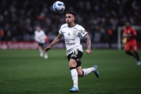 (Foto: Ettore Chiereguini/AGIF) Gustavo Mosquito se torna um dos artilheiros da Arena Corinthians