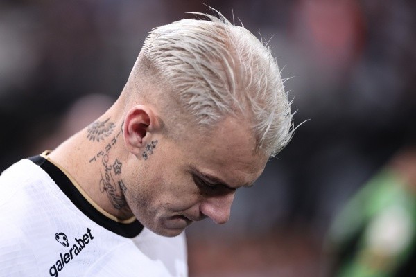 Foto: Ettore Chiereguini/AGIF – Guedes não vem em boa fase, mas conta com apoio do experiente Fábio Santos