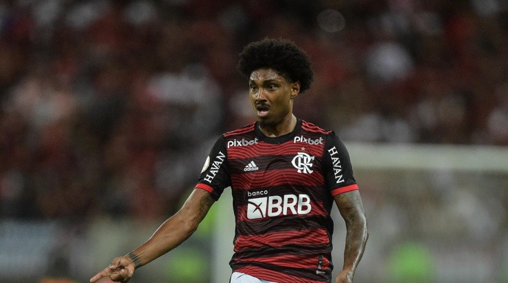 Vitinho mais uma vez foi criticado pela torcida do Flamengo. Foto:Thiago Ribeiro/AGIF