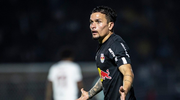 Corinthians pode perder Artur para o Flamengo. Foto: Diogo Reis/AGIF