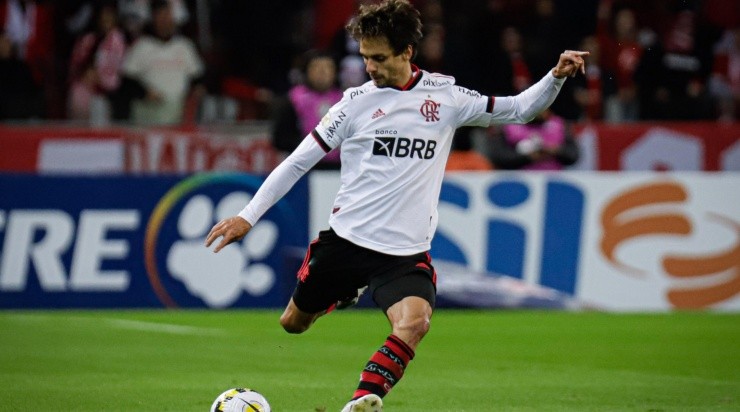Foto: Maxi Franzoi/AGIF - Rodrigo Caio está em recondicionamento físico 