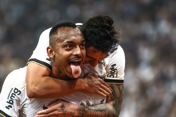 Foto: Marcello Zambrana/AGIF – Raul Gustavo pode seguir no Timão