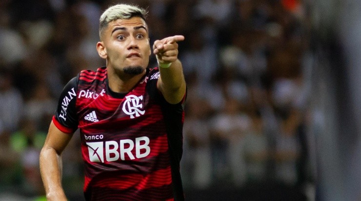 Andréas Pereira falou sobre a convivência do elenco com Paulo Sousa. Foto:Fernando Moreno/AGIF
