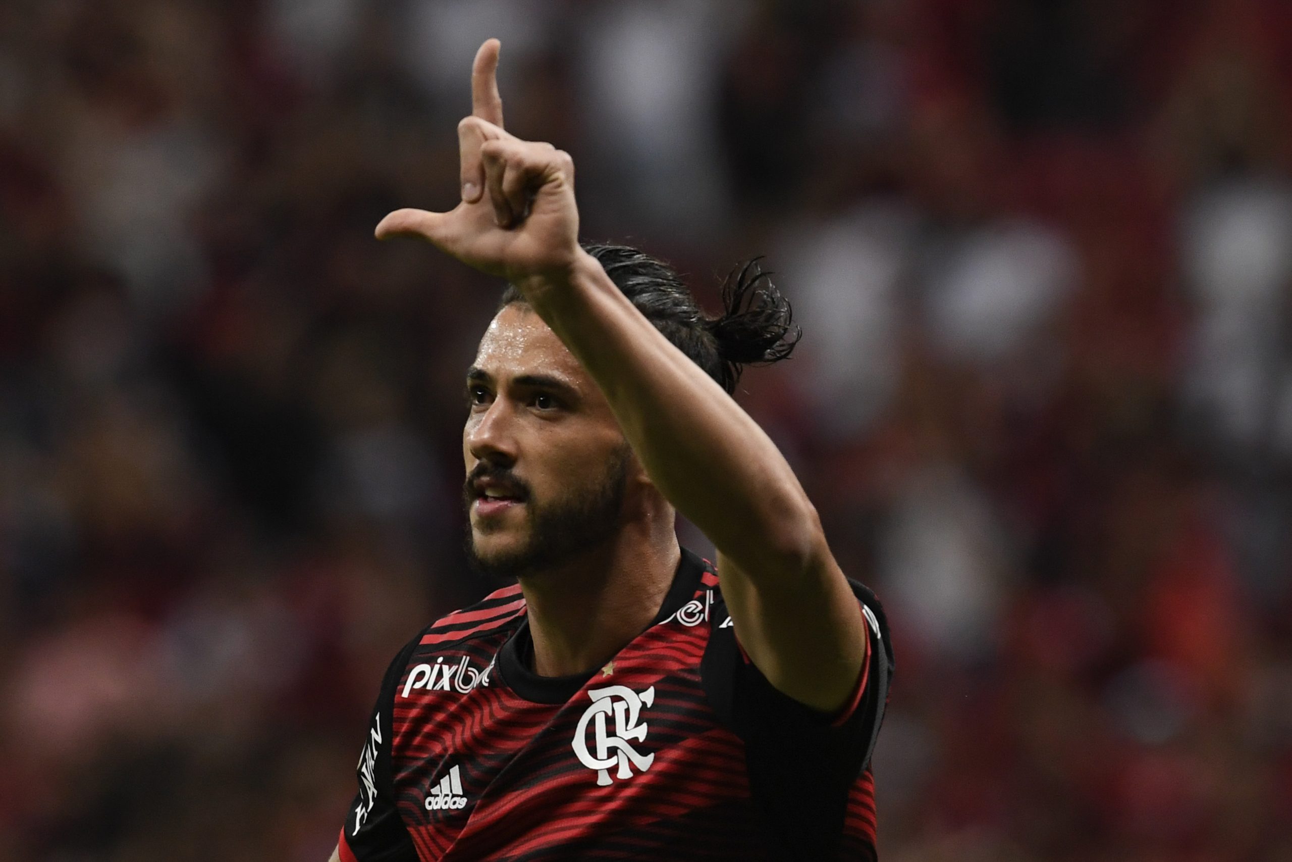 Gustavo Henrique está com entrave na negociação com o Fenerbahçe (Foto: Mateus Bonomi/AGIF)