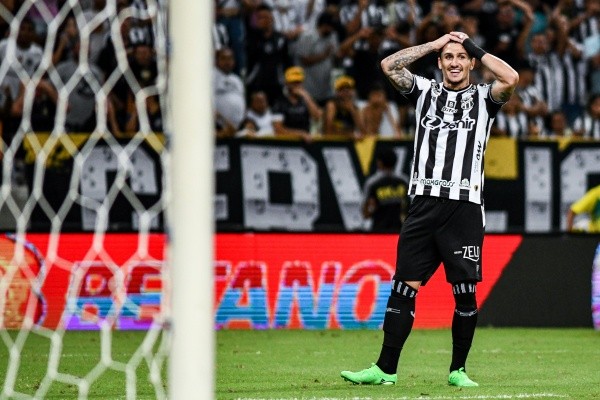 Agif/Kely Pereira – Vina sofreu pênalti polêmico contra o Palmeiras