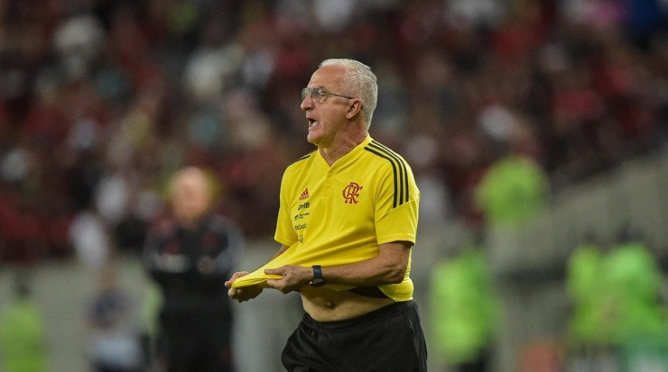 Dorival Júnior saiu em defesa de Gabigol após o duelo contra o Athletico Paranaense. Foto:Thiago Ribeiro/AGIF