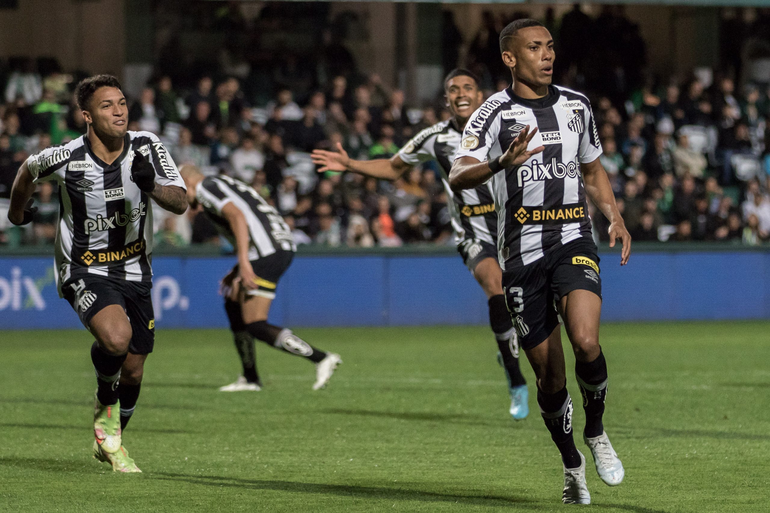 Foto: Robson Mafra/AGIF