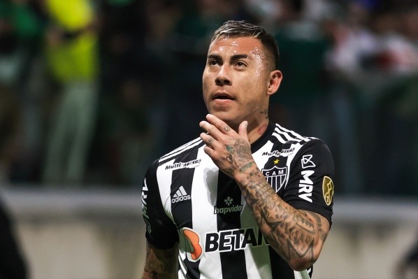 Foto: Marcello Zambrana/AGIF – Vargas foi expulso antes do apito final em partida contra o Palmeiras na Libertadores