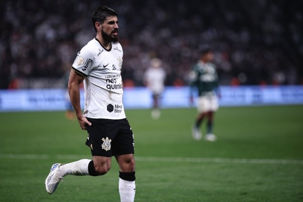 Foto: Ettore Chieeguini/AGIF – Bruno Mendéz voltou de empréstimo e foi utilizado