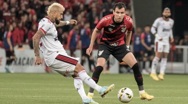 Foto: Robson Mafra/AGIF - Vidal foi muito elogiado.