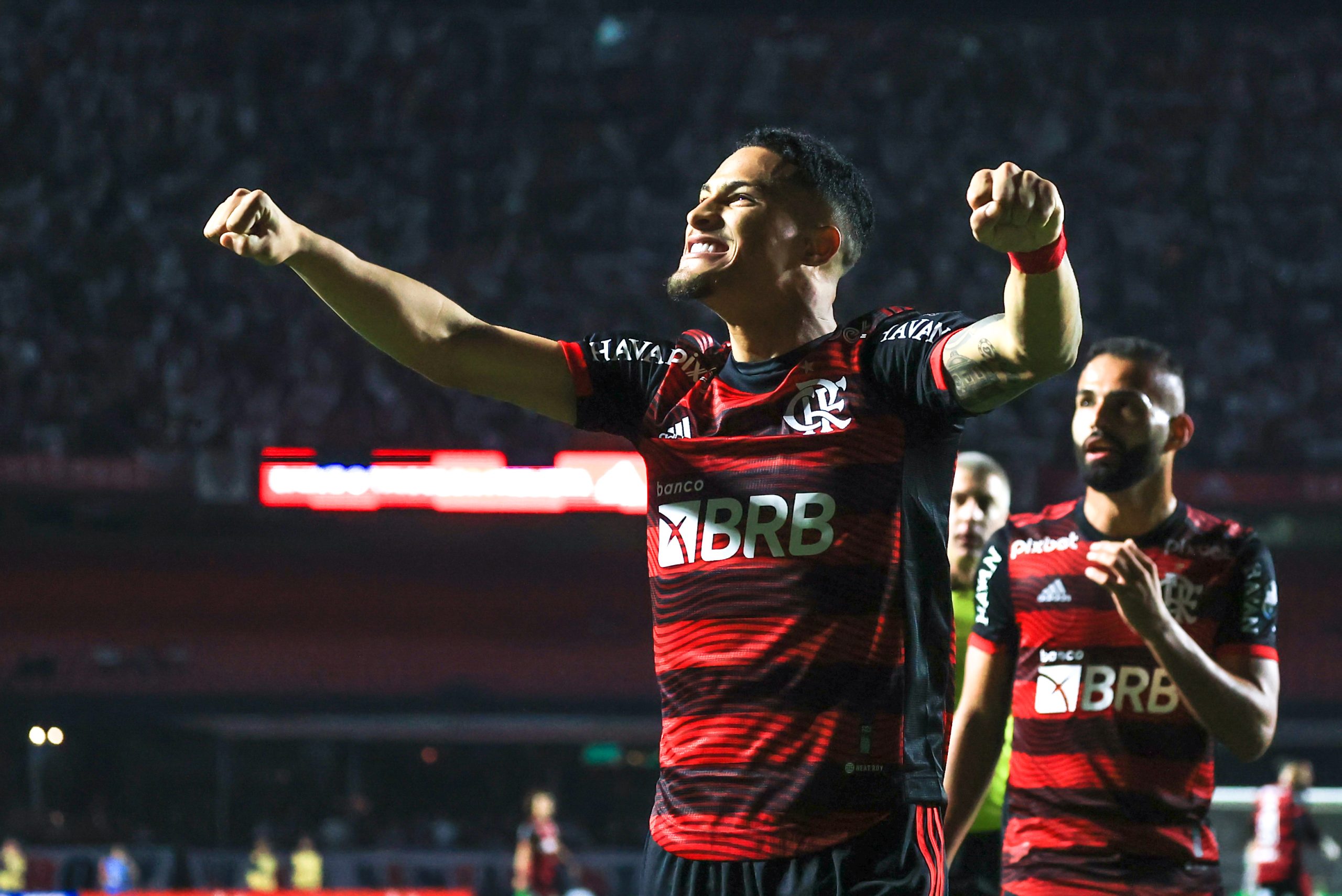 Foto: Marcello Zambrana/AGIF – João Gomes tem contrato no Flamengo até 2025 e vê gigantes da Europa no seu “encalço”