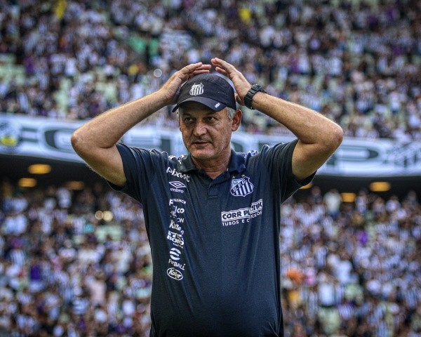 Agif/Lucas Emanuel – Técnico Lisca sofre com críticas da torcida do Santos