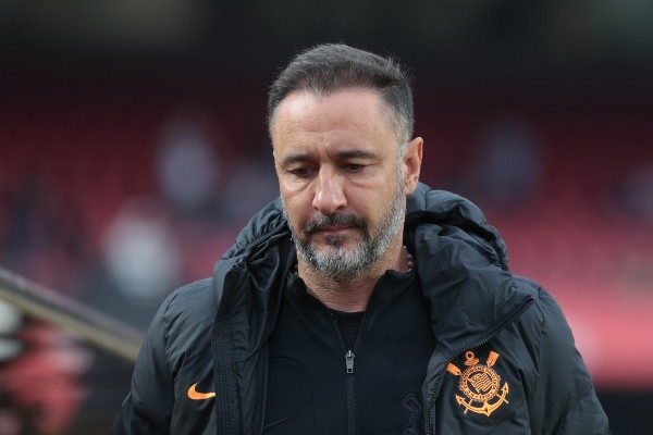 Foto: Marcello Zambrana/AGIF – Vítor Pereira deu uma declaração polêmica sobre sua preocupação com o cargo