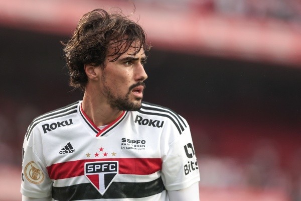 Foto: Marcello Zambrana/AGIF – Igor Gomes tem contrato no São Paulo até março, mas torcedores do Peixe o indicam pra 2023