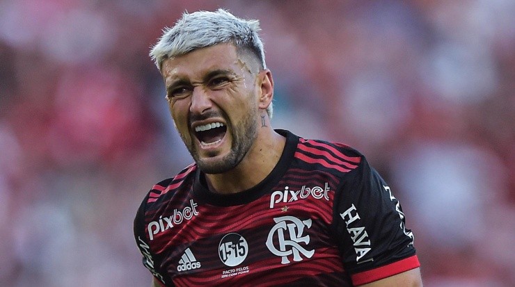 Foto: Thiago Ribeiro/AGIF - Arrascaeta é desejado na Espanha.