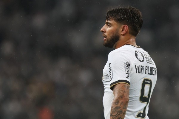 Foto: Marcello Zambrana/AGIF – Yuri foi muito elogiado por Neto
