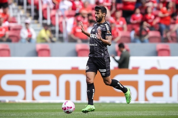 Foto: Pedro H. Tesch/AGIF – Camacho deve ser titular do Santos