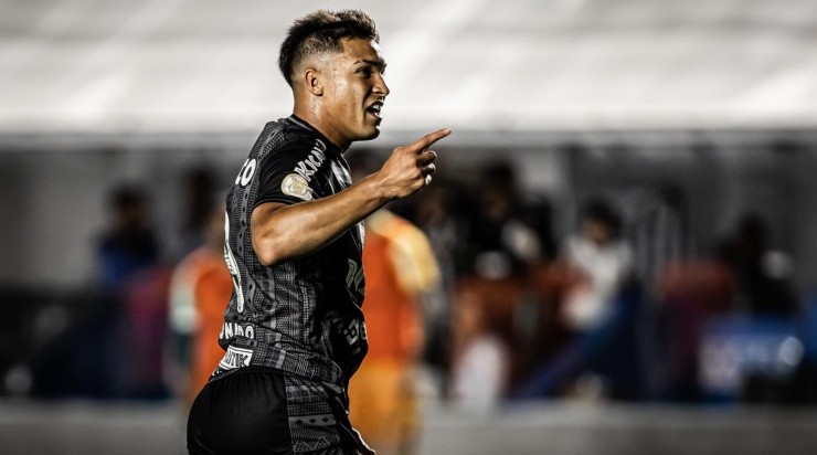 Foto: Raul Baretta/AGIF - O jovem atacante é um dos destaques do Santos na temporada