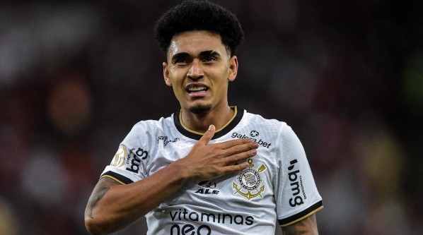 Du Queiroz vai para o Zenit em junho - Foto: Thiago Ribeiro/AGIF