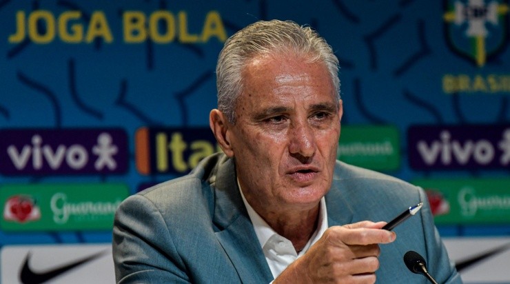 Tite foi bastante criticado pela torcida do Flamengo por não convocar Gabigol. Foto:     Thiago Ribeiro/AGIF