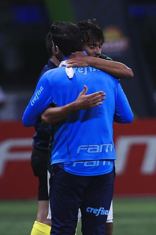 Foto: Ettore Chiereguini/AGIF – Gustavo Scarpa e Abel Ferreira