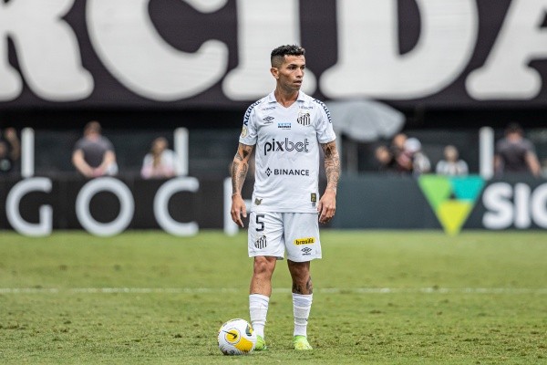 Foto:Raul Baretta/AGIF – Carabajal entrou na segunda etapa como meia