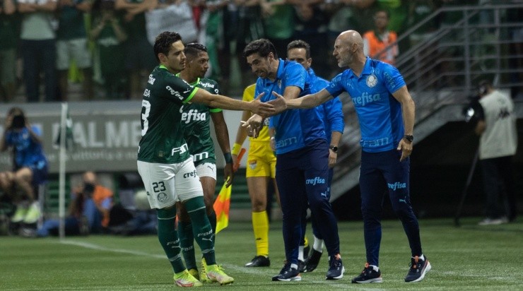 Foto: Diogo Reis/AGIF - Momento de comemoração do gol de Veiga na partida contra a Inter.