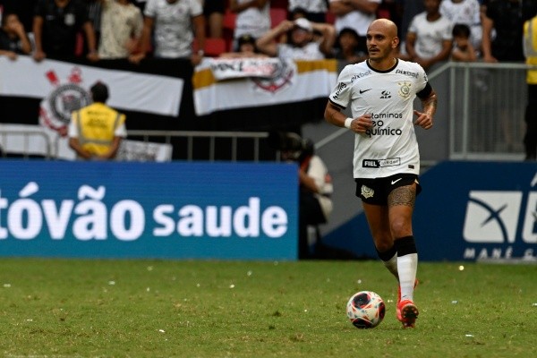 Foto:Mateus Bonomi/AGIF – Fábio Santos também perdeu pênalti