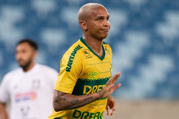 Agif/Gil Gomes – Deyverson pode ir para o Santos