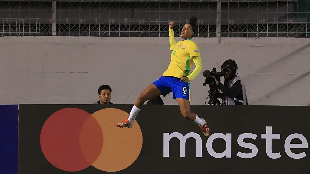 QUITO, ECUADOR – JULY 13: Amanda Gutierres of Brazil celebrates after scoring her team’s first goal during the CONMEBOL Copa America Femenina 2025 match between Brazil and Venezuela at Estadio Gonzalo Pozo Ripalda on July 13, 2025 in Quito, Ecuador. (Photo by Franklin Jacome/Getty Images)