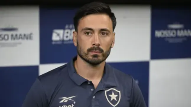 Davide Ancelotti, treinador do Botafogo. MATEUS BONOMI/AGIF – AGÊNCIA DE FOTOGRAFIA/AGIF – AGÊNCIA DE FOTOGRAFIA/ESTADÃO CONTEÚDO