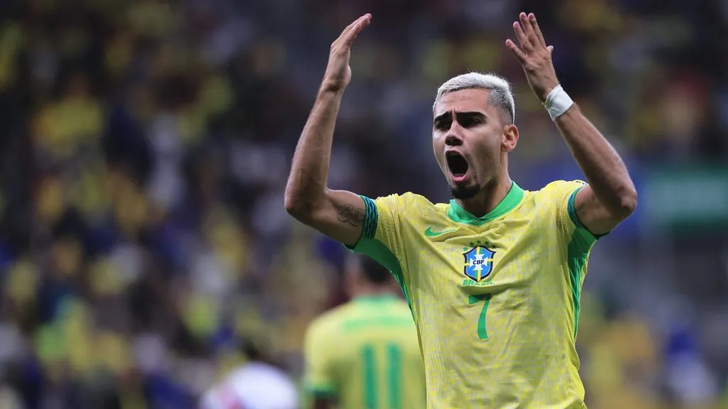 Andreas Pereira jogador do Brasil comemora seu gol durante partida contra o Peru no Estádio Mané Garrincha pelas Eliminatórias Copa Do Mundo de 2026. Foto: Ettore Chiereguini/AGIF
