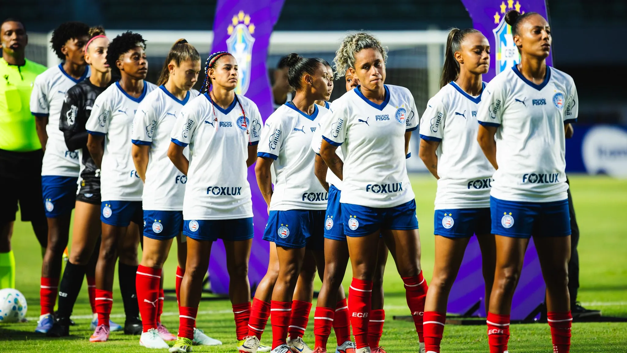 Elenco feminino do Bahia em campo