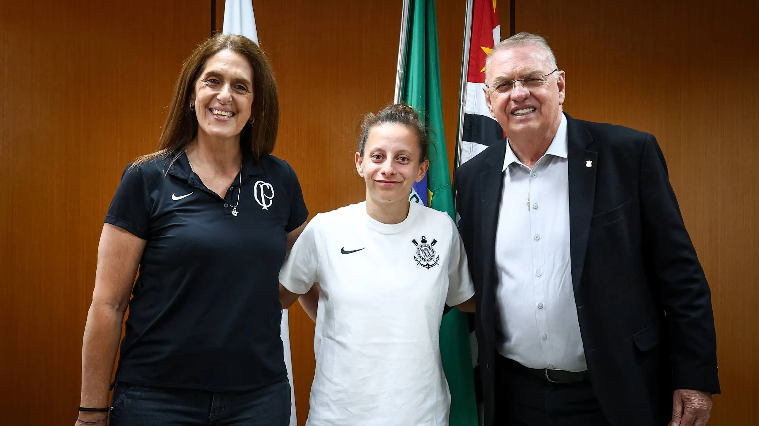 Belen Aquino em apresentação do Corinthians para 2026