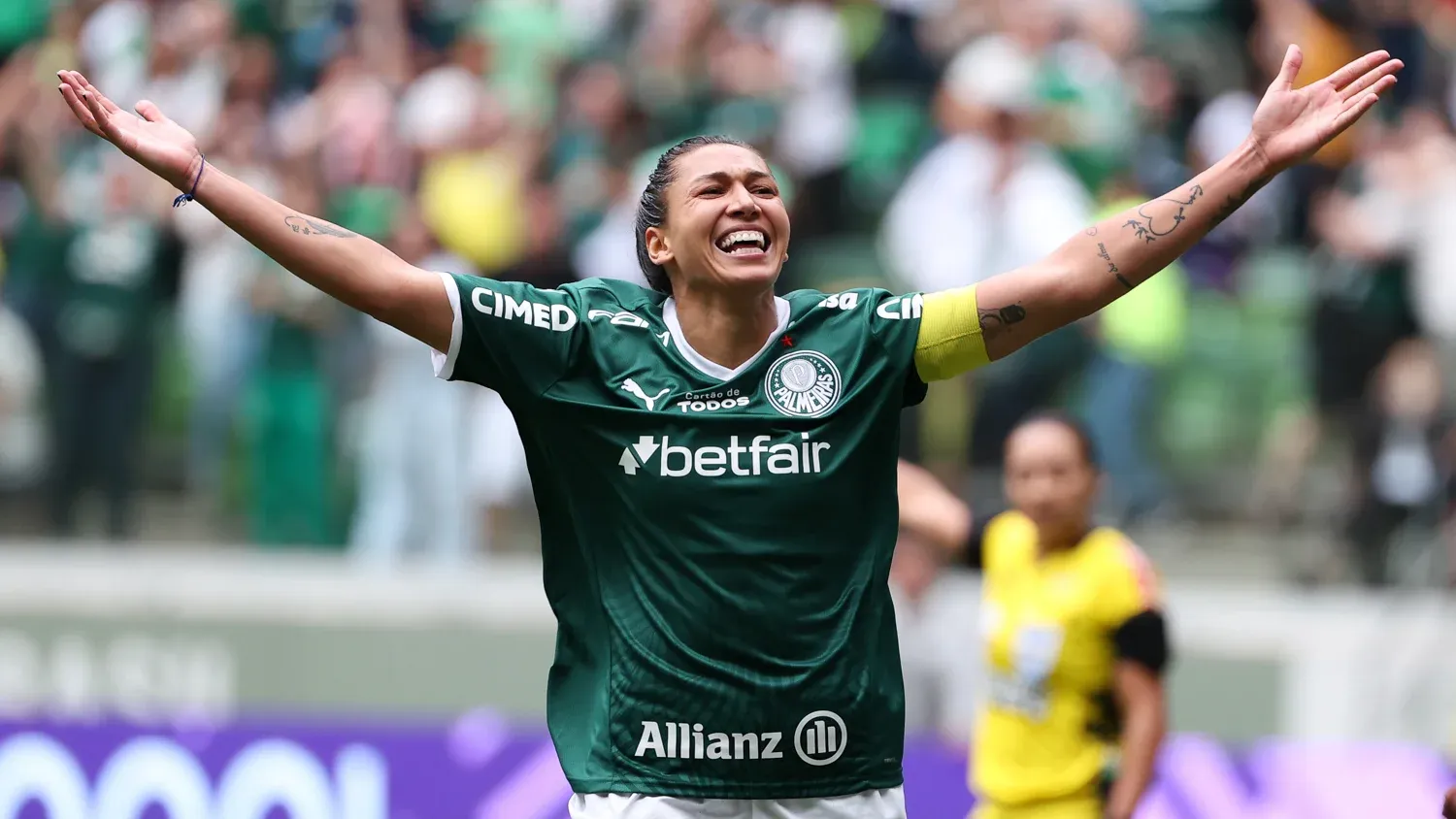 Bia Zaneratto em campo pelo Palmeiras