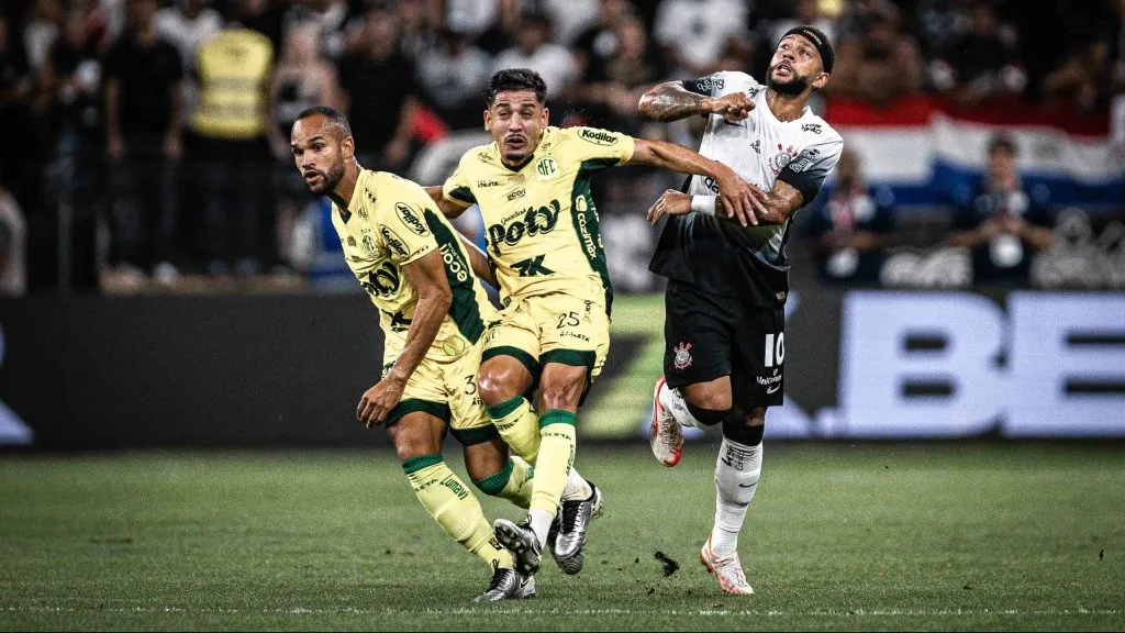 Memphis Depay jogador do Corinthians durante partida contra o Mirassol no estadio Arena Corinthians pelo campeonato Paulista 2025. Foto: Leonardo Lima/AGIF