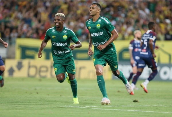 Jonathan Cafu não ficará no Cuiabá (Foto: Gil Gomes/AGIF)